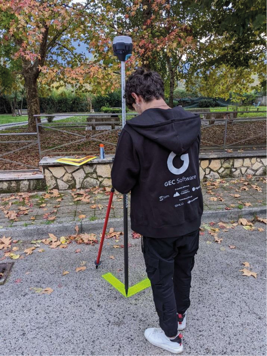 Rilevamento dei target con GNSS Emlid Reach RS2 e Tpad