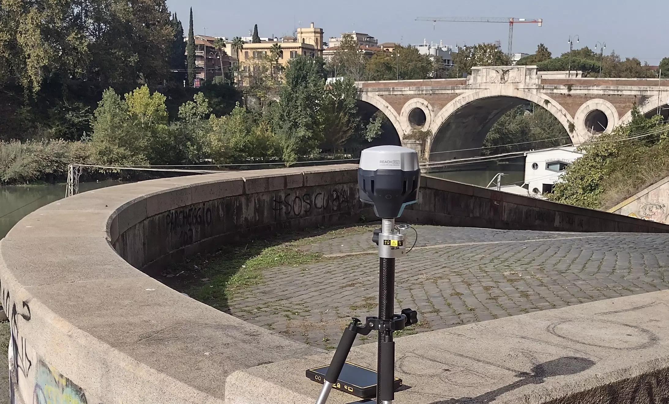 Rete topografica a Roma con la stazione GNSS Emlid Reach RS2