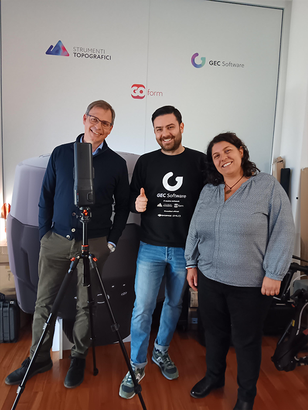 foto cliente uno strumenti topografici